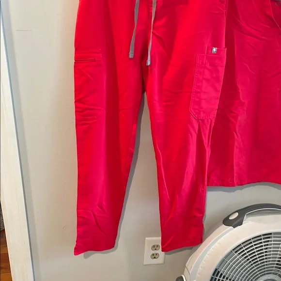 Figs Scarlet Scrub Set - Picture 5 of 5